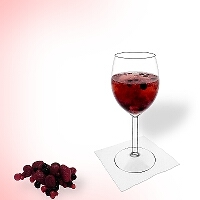 Beerenbowle im Rotwein Glas.