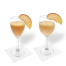 Pfirsich Margarita im Weiß- und Rotweinglas