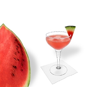 Eine weitere großartige Option für Wassermelonen Margarita, eine Cocktailschale.